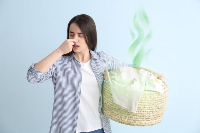 علت بوی بد لباس ها پس از شست و شو