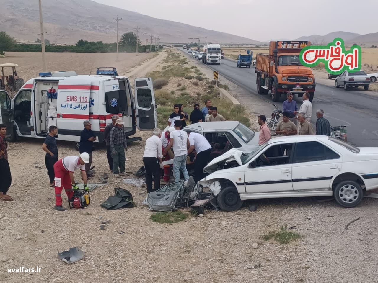 تصاویری از حادثه مرگبار تصادف پژو پارس با پراید در محور فسا به داراب