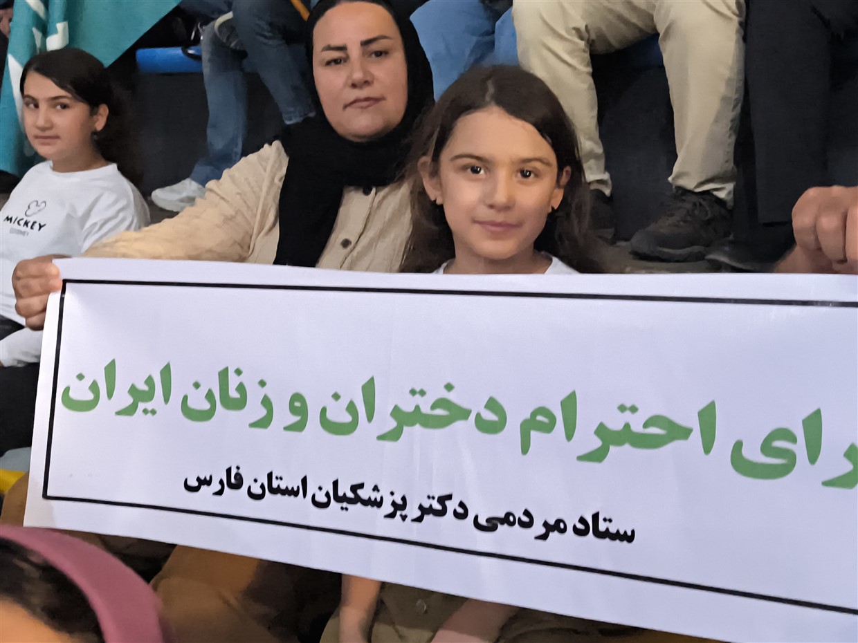 گزارش تصویری از همایش انتخاباتی مردم شیراز با حضور دکتر پزشکیان ۲ تیر ۱۴۰۳