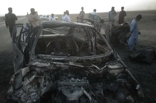 زنده سوختن ۶ نفر در حادثه رانندگی در سیستان و بلوچستان+تصاویر