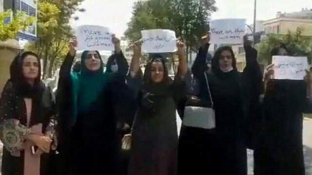 اولین تجمع اعتراضی زنان در کابل طالبانی برگزار شد