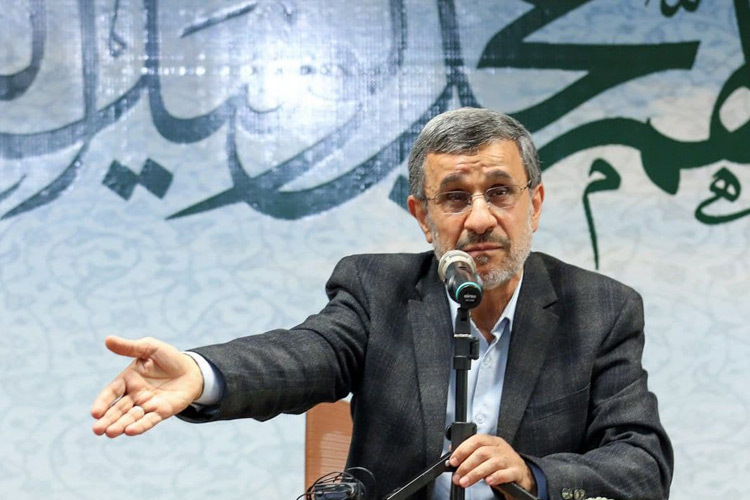 ادعای احمدی‌نژاد: جزیره خریده‌اند تا به آنجا فرار کنند!