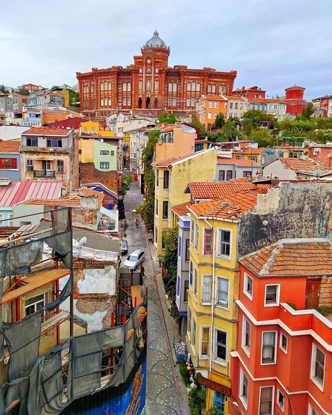 عکس های شگفت انگیز ” بالات ” محله رنگارنگ استانبول