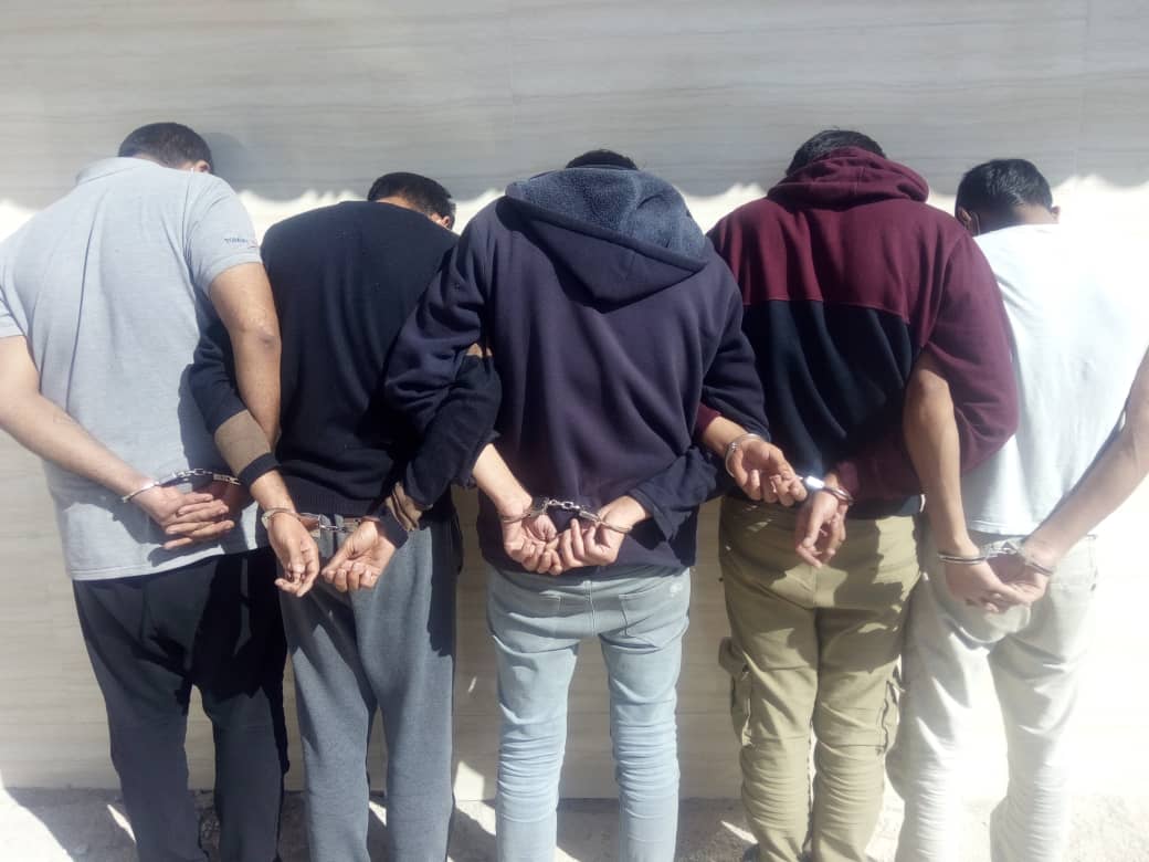 دستگیری اعضای باند دزدهای منازل و مغازه های کازرون در یاسوج و کرمان