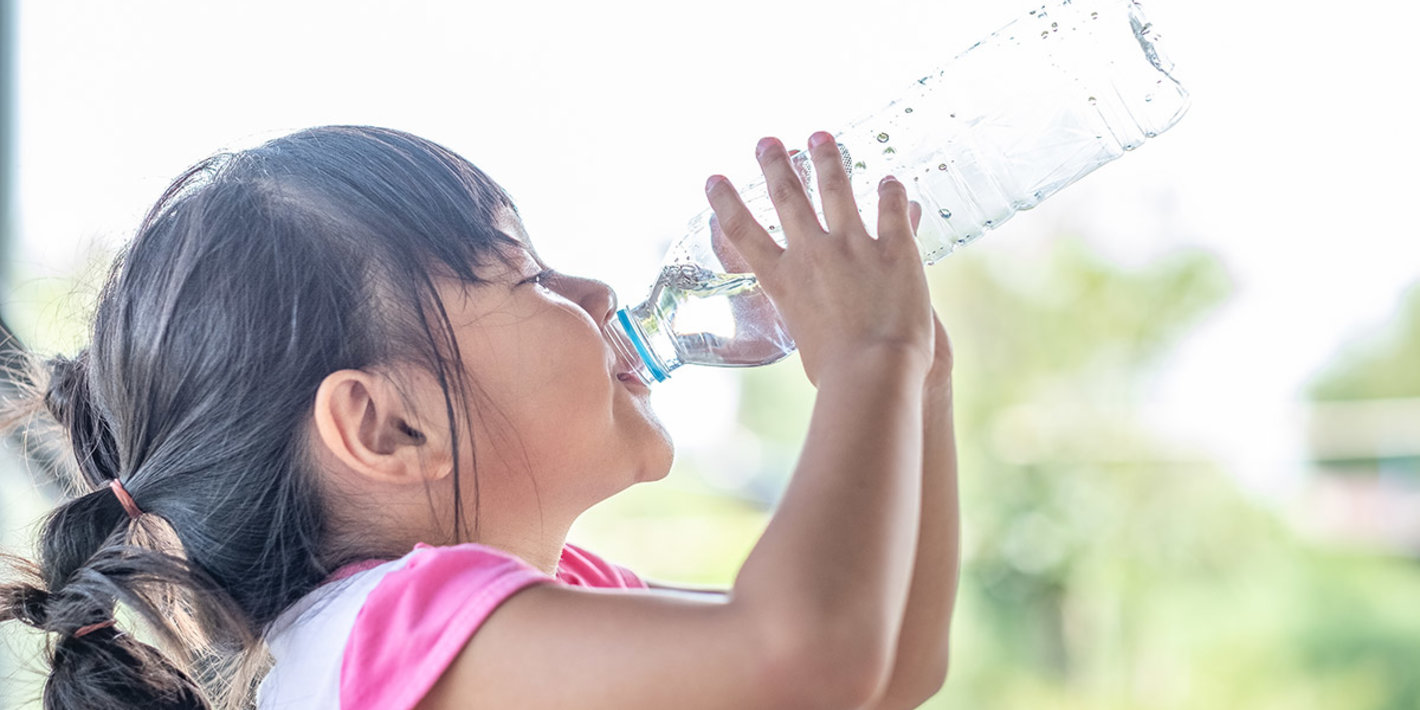 ۷ اشتباهی که در مورد تأمین آب مورد نیاز بدن خود مرتکب می شویم