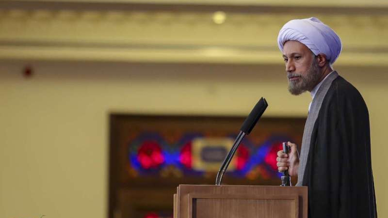 امام جمعه شیراز: واکنش ایران متناسب با رفتار آمریکا خواهد بود
