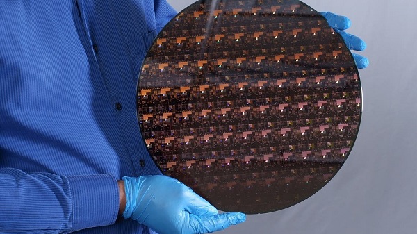 ساخت کوچکترین سوپر تراشه با ظرفیت ۵۰ میلیارد ترانزیستور توسط I.B.M