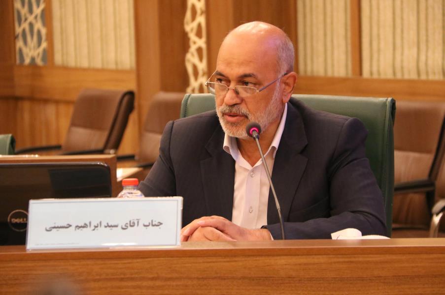 تذکر به شهردار شیراز برای بکارگیری نیروهای شرکتی جدید و بازنشستگان