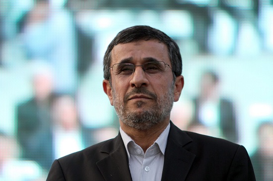 محمود احمدی نژاد در گفتگوی زنده اینستاگرامی با کاملیا انتخابی‌فرد: کرونا یک ویروس آزمایشگاهی است
