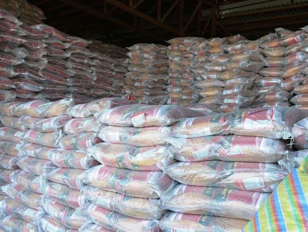 کشف انبار بزرگ ۱۲۲۵ تنی برنج در جاده ” کازرون-فراشبند”