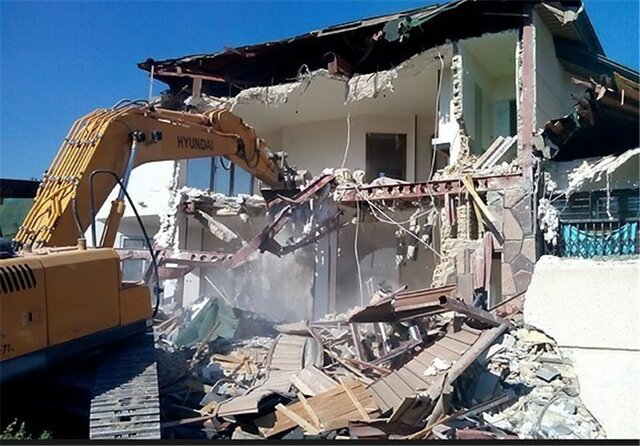 تخریب ۱۵۰ ویلا و باغ شهر غیر مجاز در روستای دودمان شیراز