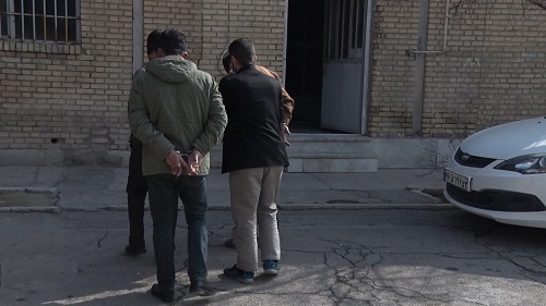 اول فارس TV| جاسازی عجیب سلاح شورشی قاچاق در اصفهان