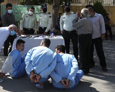 گرفتاری باند سارقان کشوری تحت پوشش تست کرونا توسط پلیس شیراز