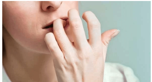اختلال جویدن ناخن چیست و چگونه درمان می‌شود؟+ویدئو