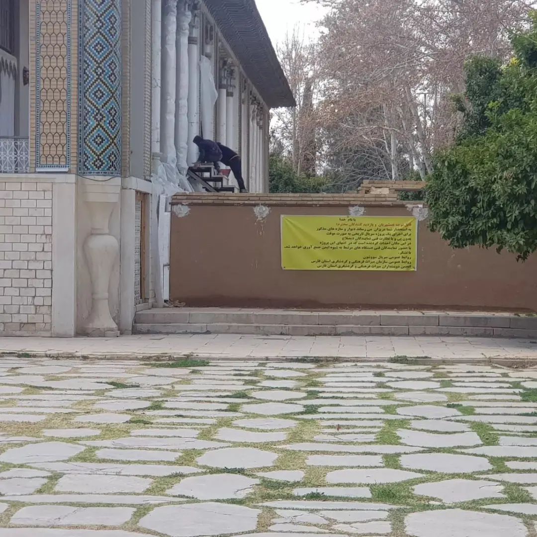 ساخت و ساز شدید کارگران نرگس آبیار در باغ عفیف آباد شیراز+تصاویر