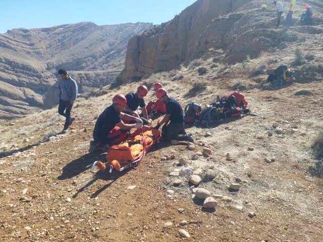 حادثه خونین برای دو جوان در کوه سرخ شیراز
