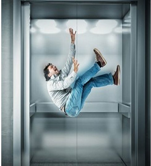 چند ترفند برای نجات جانتان هنگام سقوط آسانسور !