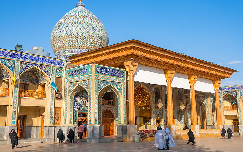 بازگشایی درهای حرم مطهر شاهچراغ(ع) بر روی زائرین در شیراز