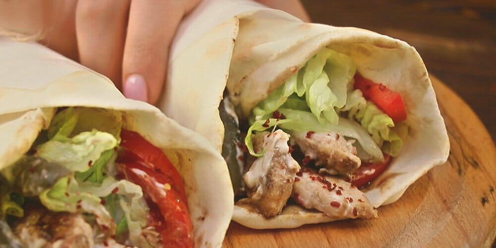 طرز تهیه شاورمای عربی مرغ خوشمزه برای میهمانی های کوچک