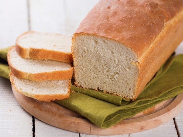 طرز تهیه نان تست خانگی به صورت ساده و رژیمی با جو