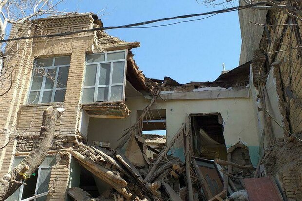مرگ تلخ مادر و دختر بر اثر ریزش ساختمان در شهر فسا