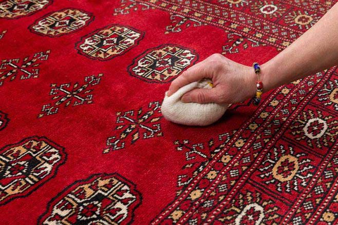 بهترین راهکار و محلول جادویی برای تمیز کردن انواع لکه فرش بدون نیاز به قالیشویی