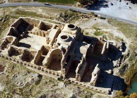 کشفیات جالب باستان شناسی در محوطه تاریخی هیربدان داراب فارس