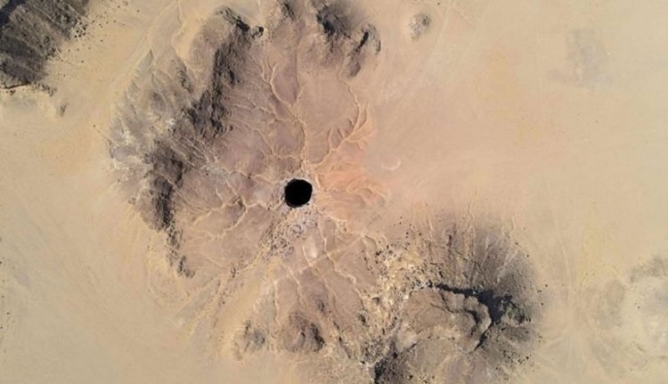 چاه عظیم و هولناک جهنم در یمن+فیلم و عکس