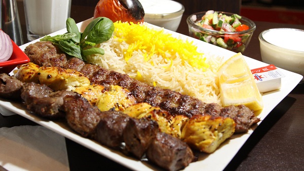 جزئیات تازه از فروش مدرسه ۳۱۰ دانش آموزی به یک رستوران در شیراز