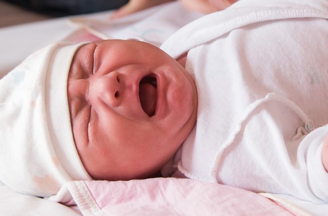 بهترین روش درمان خانگی یبوست نوزاد چیست؟ 